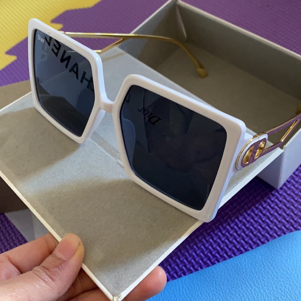 Sunglasses - Picture 4 of 4